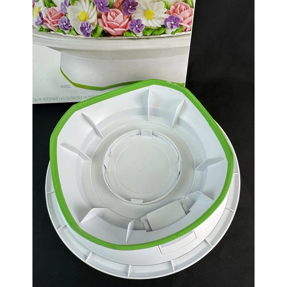Wilton Trim-N-Turn Ultra Cake Turntable Lazy Susan Cake Decorating Stand Locks